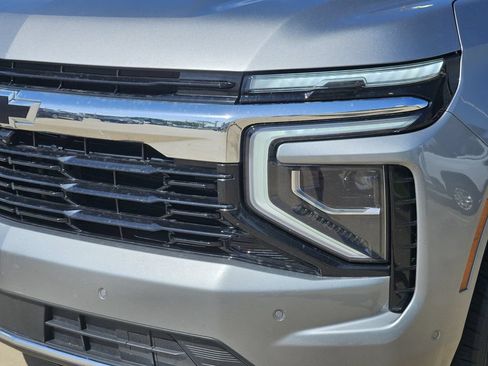 Used 2025 Chevrolet Tahoe LS AWD/4WD image 9