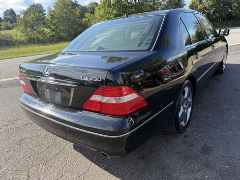 Used 2005 Lexus LS 430 RWD image 6