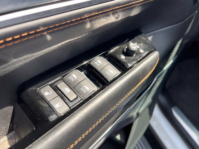 Used 2022 Jeep Grand Wagoneer Series III AWD/4WD image 36
