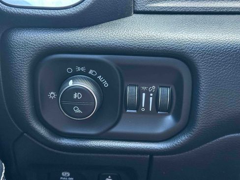 Used 2020 RAM 1500 Laramie AWD/4WD image 35