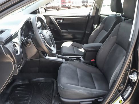 Used 2019 Toyota Corolla LE w/ Carpet Mat Package (TMS) FWD image 18
