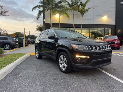 Used 2021 Jeep Compass Latitude image 6