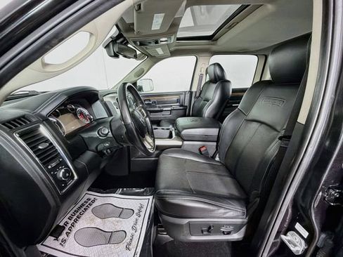 Used 2018 RAM 1500 Laramie AWD/4WD image 19
