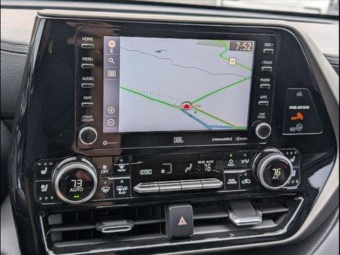 Used 2020 Toyota Highlander Limited image 10