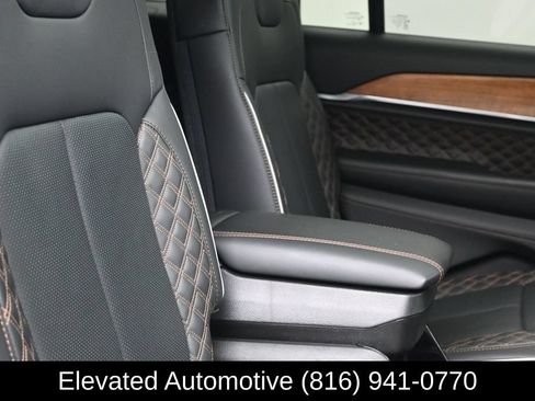Used 2025 Jeep Grand Cherokee L Summit AWD/4WD image 10