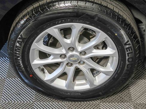 Used 2021 Chevrolet Equinox LS image 11