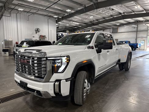 Used 2026 GMC Sierra 3500 Denali w/ Denali Reserve Package AWD/4WD image 7