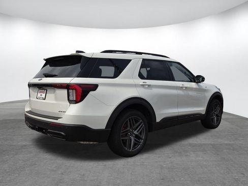 New 2026 Ford Explorer ST-Line w/ ST-Line Street Pack AWD/4WD image 2