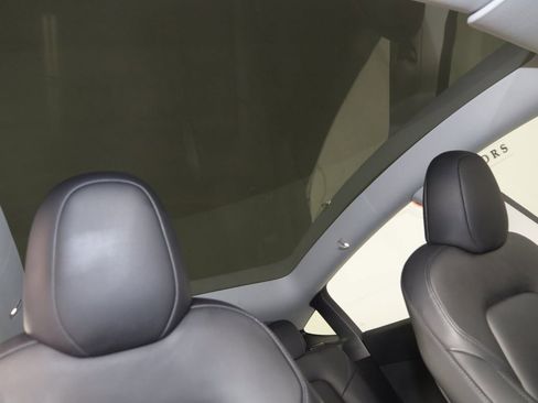 Used 2024 Tesla Model Y Long Range image 12