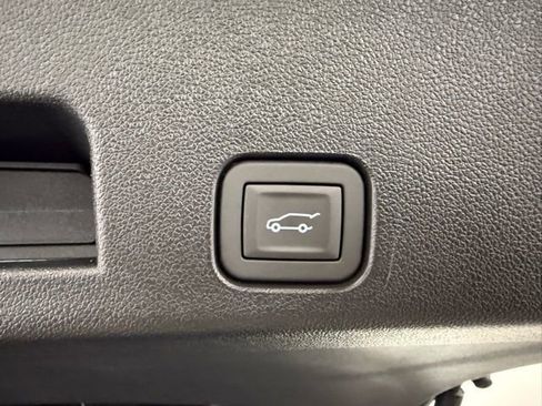 New 2026 Chevrolet Traverse LT image 9