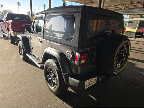 Used 2022 Jeep Wrangler Sport AWD/4WD image 6