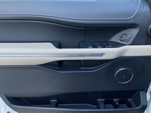 Used 2024 Ford Expedition Max Limited image 10