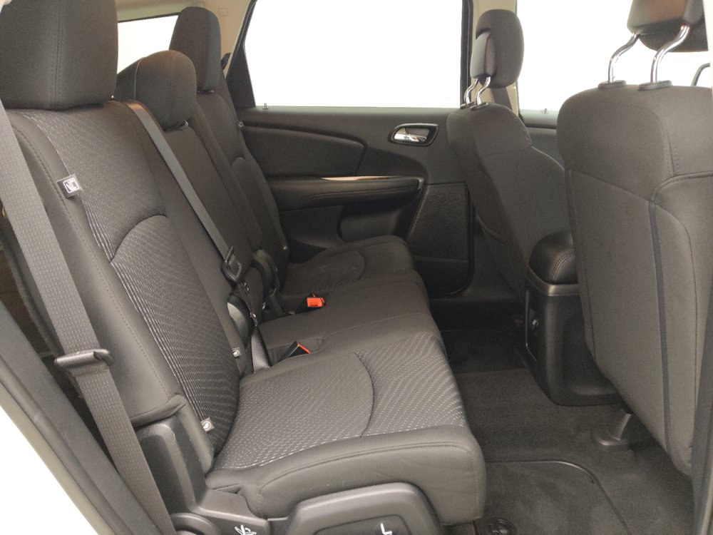 Used 2018 Dodge Journey SE w/ Connectivity Group FWD image 19