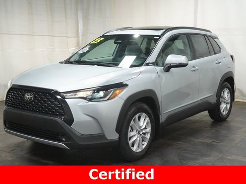 Certified 2023 Toyota Corolla Cross LE image 2