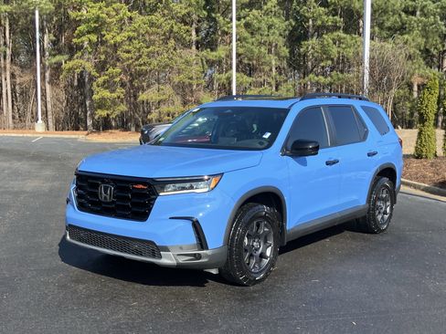 Used 2024 Honda Pilot TrailSport image 6