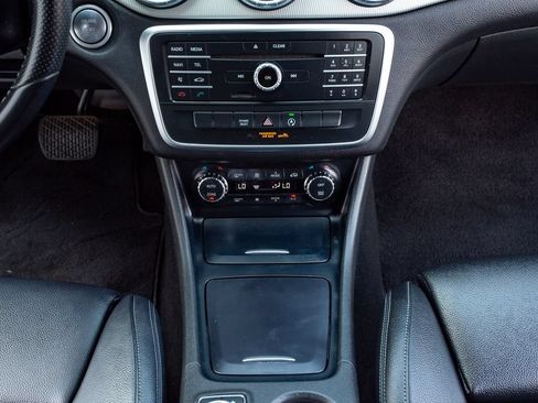 Used 2016 Mercedes-Benz CLA 250 image 21