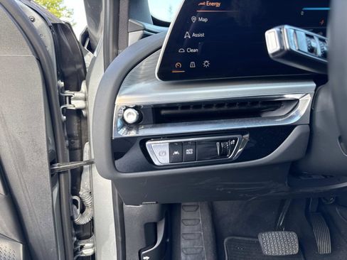 Used 2025 Cadillac Lyriq Sport image 33