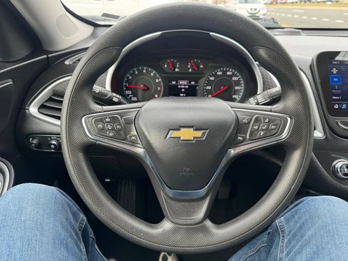 Used 2024 Chevrolet Malibu LT image 9