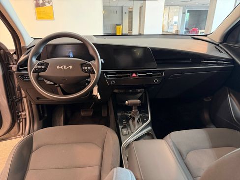 Used 2026 Kia Niro LX FWD image 27