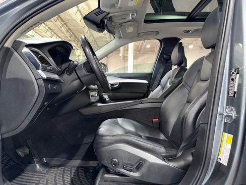 Used 2018 Volvo XC90 T5 Momentum w/ Convenience Package image 50