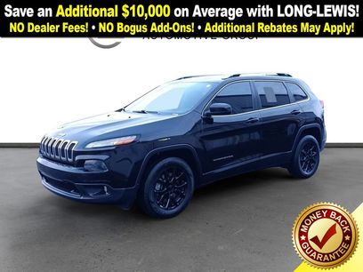 Used 2017 Jeep Cherokee Latitude w/ Comfort/Convenience Group