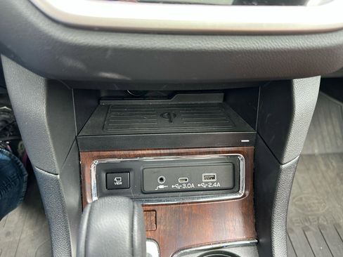Used 2023 Subaru Ascent Touring image 19
