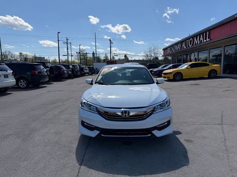 Used 2016 Honda Accord Sport image 8