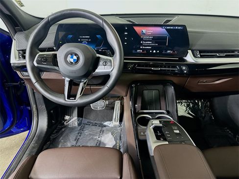 Used 2025 BMW X2 xDrive28i w/ M Sport Package image 17