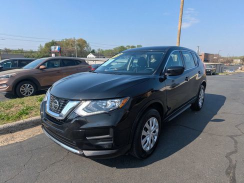 Used 2018 Nissan Rogue S FWD image 3