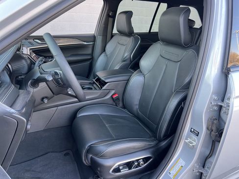 New 2024 Jeep Grand Cherokee Overland w/ Luxury Tech Group IV image 25