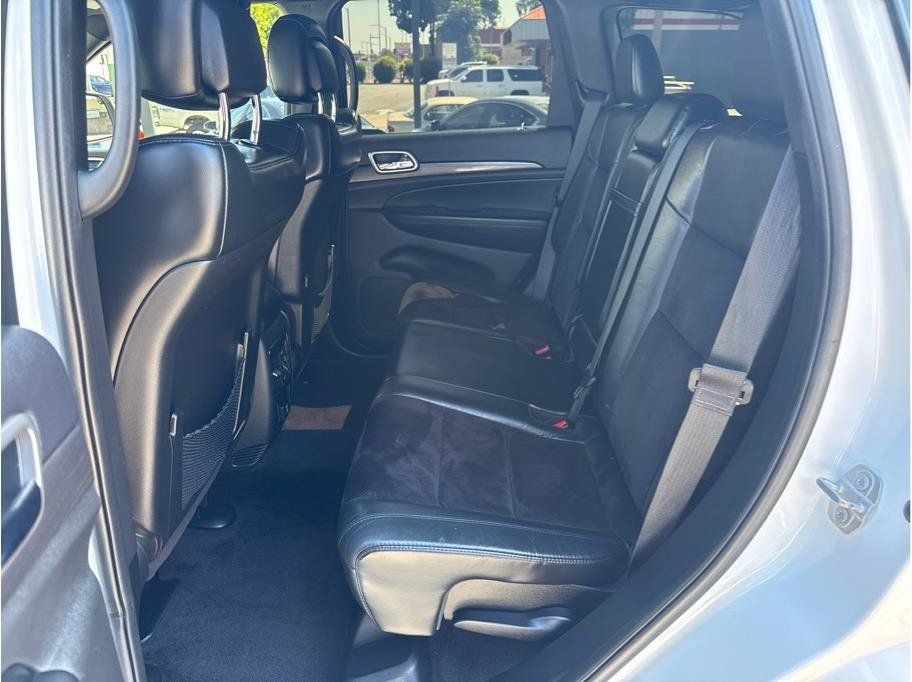 Used 2017 Jeep Grand Cherokee Altitude RWD image 18