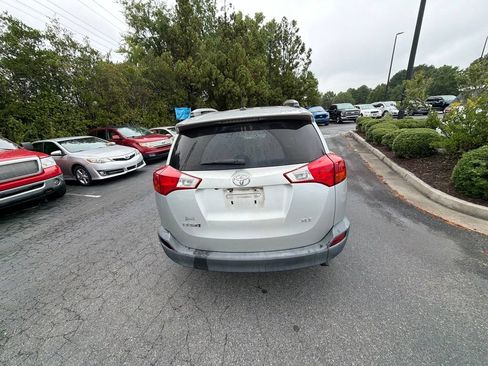 Used 2013 Toyota RAV4 XLE FWD image 4