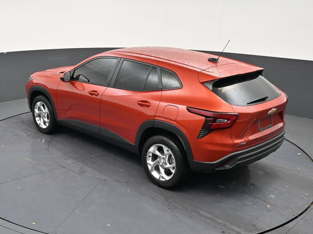 Used 2024 Chevrolet Trax LS w/ LS Convenience Package FWD image 14