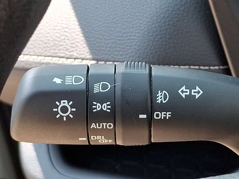 Used 2021 Toyota RAV4 XLE w/ Convenience Package FWD image 25