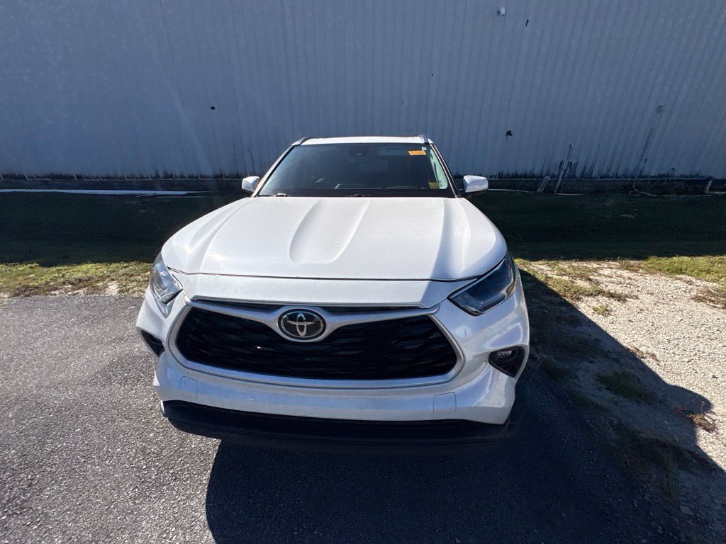 Used 2021 Toyota Highlander XLE FWD image 7
