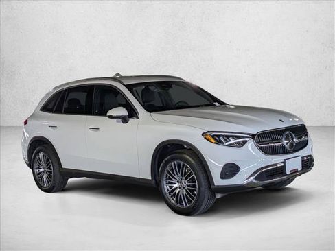 Certified 2026 Mercedes-Benz GLC 300 image 3