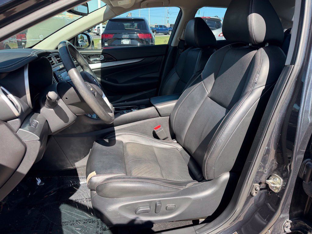 Used 2017 Nissan Maxima 3.5 SV FWD image 11