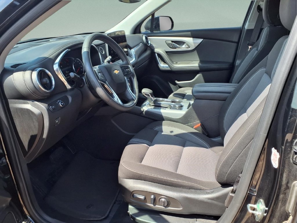 Used 2025 Chevrolet Blazer LT FWD image 18
