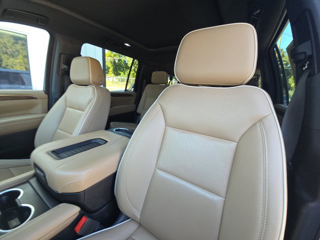 Certified 2023 Chevrolet Suburban Premier AWD/4WD image 33