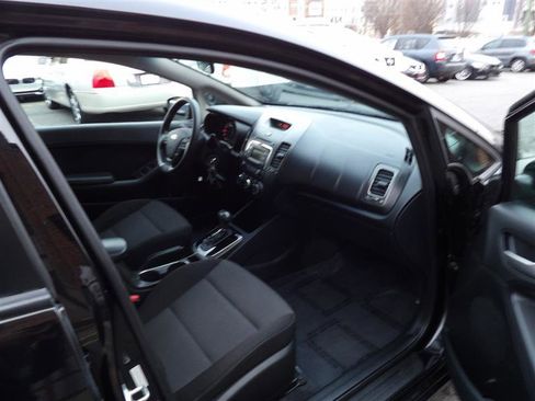 Used 2017 Kia Forte LX image 7