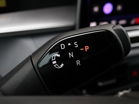 New 2026 Volkswagen Tiguan SE image 15