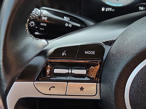 Used 2024 Hyundai Elantra Limited image 27