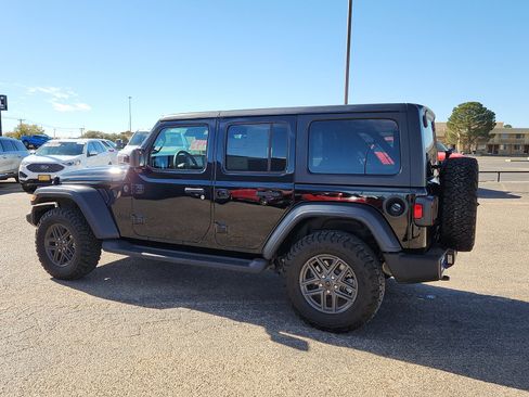 Used 2024 Jeep Wrangler Unlimited Sport image 4