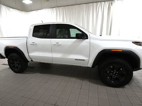 Used 2024 GMC Canyon Elevation w/ Elevation Premium Package AWD/4WD image 15