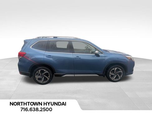 Used 2022 Subaru Forester Touring image 2
