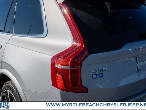 Used 2023 Volvo XC90 B6 Plus image 11