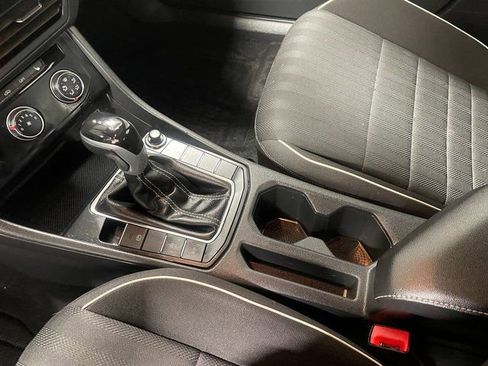 Used 2024 Volkswagen Jetta Sport image 17