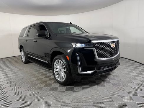Used 2024 Cadillac Escalade ESV Luxury RWD image 5
