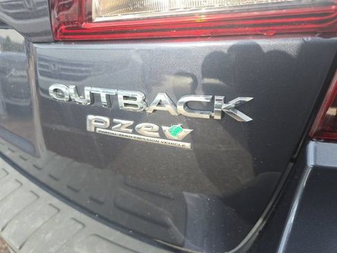 Used 2017 Subaru Outback 2.5i Limited AWD/4WD image 7