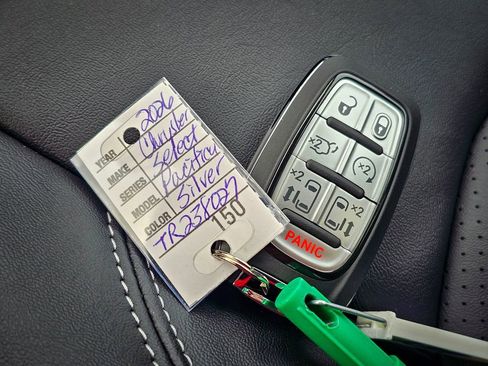 New 2026 Chrysler Pacifica Select image 37